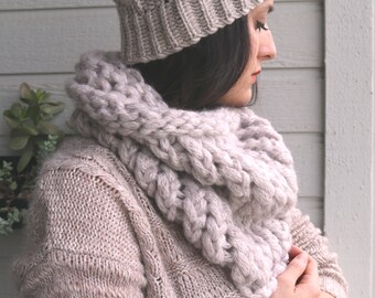 Oatmeal Thick Cowl, Hand Knit Scarf, Chunky Knit Scarf, Women Cowl Scarves, Single Loop Wrap