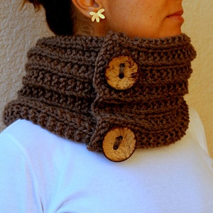 Mocha Brown Infinity Scarf, Circle Scarf,  Hand Knitted Chunky  Scarf, With Big Buttons