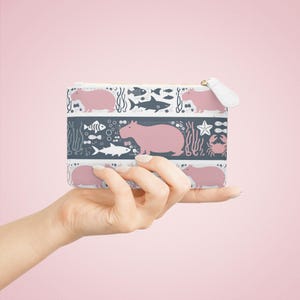 Mini bolso de mano para mujer / Diseño submarino de capibaras / Monedero con temática animal / Regalo elegante y único para amantes de las capibaras