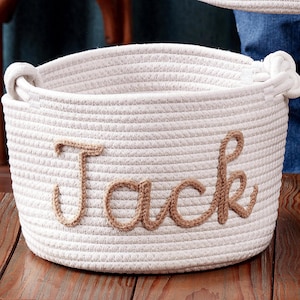 Babyparty-Geschenkkorb, benutzerdefinierte Babypartykorb mit personalisiertem Namen, Babyspielzeugkorb, Baumwollseilkorb, Neugeborenen-Baby-Kinderzimmergeschenk