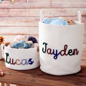Personalisierter handgemachter Korb mit Namen • XL Korb für Baby Jungen • Personalisierter Baby-Dusche-Geschenk • Neugeborene Jungen Korb • Spielzeug-Organizer