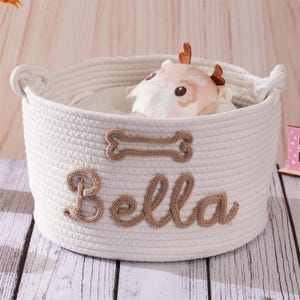 Personalisierter Haustier Name Korb Geschenk, benutzerdefinierter Haustier Spielzeugkorb, Haustier Hund oder Katze Geschenk, Hundespielzeug Aufbewahrungsbehälter, neuer Welpen Geschenk Haustier Spielzeug Box Haustierkorb