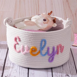 Personalisierter Baby-Dusche-Geschenkkorb, benutzerdefinierte Baby-Duschekorb, Babyspielzeugkorb, Baumwollseilkorb, Neugeborenen-Kinderzimmergeschenk, Osterkorb
