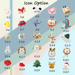 Puede incluir: Una colecci&oacute;n de iconos de fieltro coloridos en varias formas, incluyendo animales, veh&iacute;culos y dise&ntilde;os tem&aacute;ticos de vacaciones. Los iconos est&aacute;n dispuestos sobre un fondo azul claro y blanco, con el texto "Icon Option" en la parte superior.