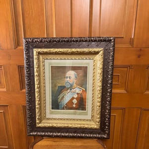 Antique early tune of the 20th century (early 1900’s) coloured lithograph / print of H.M King Edward VII in an ornate gilded wood frame.
