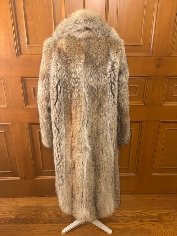 Vintage 1960’s thick full coyote fur coat with matching hat - ladies size small