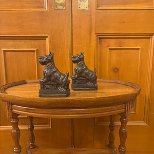 A pair of antique 1930’s Scottish Terrier ‘Scottie’ cast bookends.