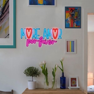 More Amor Por Favor – Cartel de Neón Rosa, Rojo o Azul para Pared con Vibras Amorosas