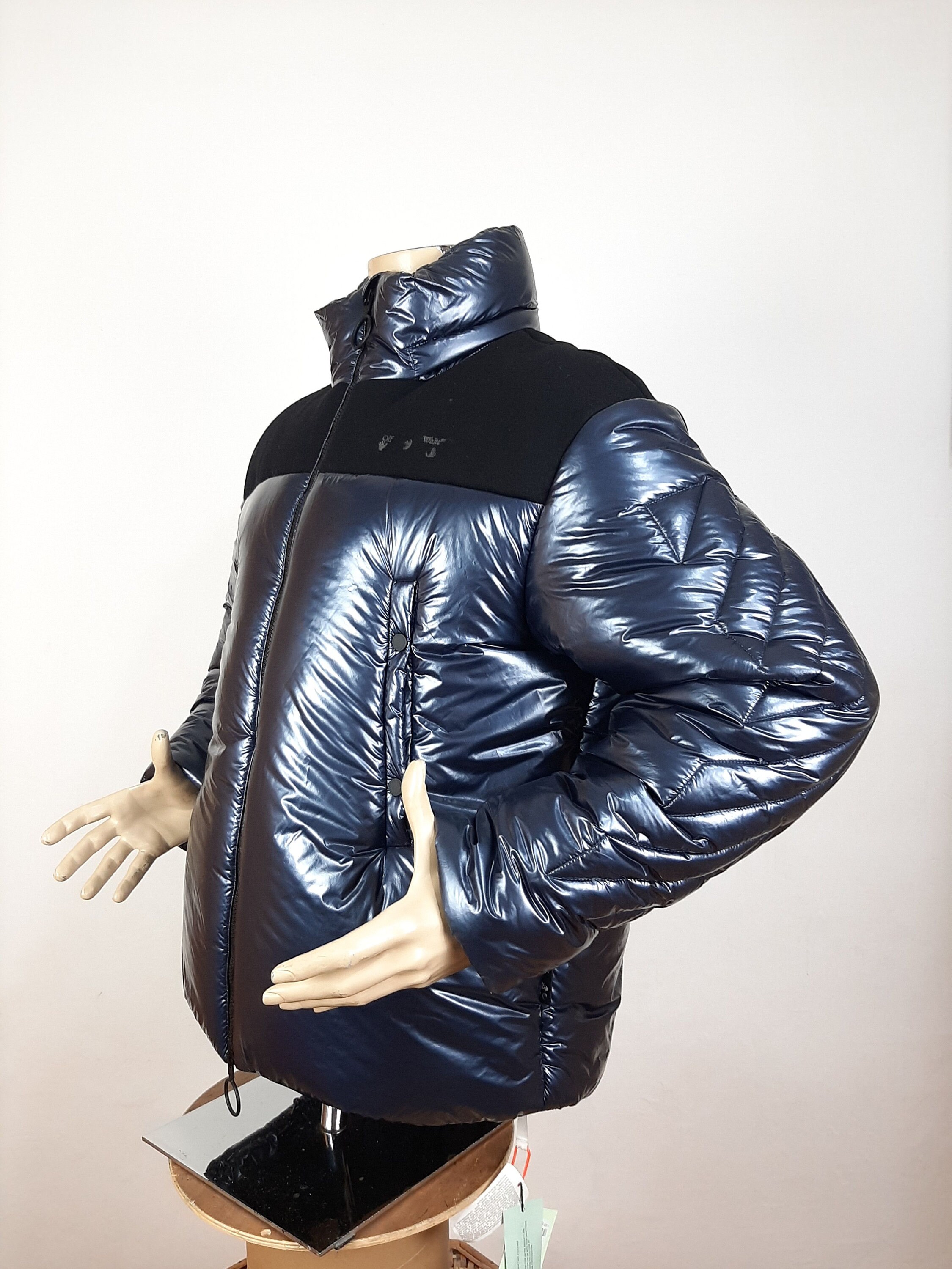 Off-white Shiny Down Jacket Navy Men's Size L Nylon Puffer Off-white Shiny Down Jacket Navy Men's Size L Nylon Puffer