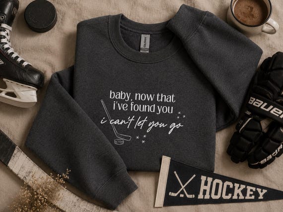 Off Campus Sweatshirt, Garrett Graham Hoodie, Elle Kennedy Merch, Hannah Wells Crewneck, Briar University Sweater, Hockey Romance T-Shirt