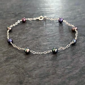 Perlenarmband. Armband mit Süßwasserperlen Peacock schwarz grau und Sterling Silber. Stacking Perlenketten Armband . Hochzeit Braut Armband.