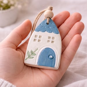 Duftanhänger Auto Haus Keramik – Auto Duftanhänger ätherische Öle – Duftstein Anhänger – kleines Geschenk für Mama Freundin – handgemacht