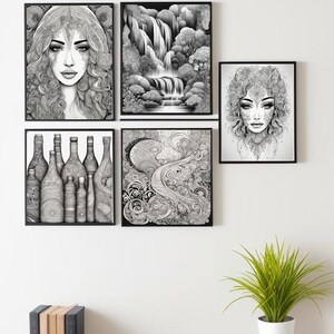 Puede incluir: Cinco ilustraciones en blanco y negro enmarcadas en una pared blanca. Las ilustraciones incluyen una cascada, una mujer con flores en el pelo, una mujer con flores en el pelo, una botella de vino y un patrón de remolino.
