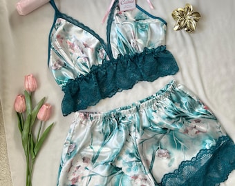 CALMEA Emerald Blossom - Lace Detailed Nightdress Set with Shorts