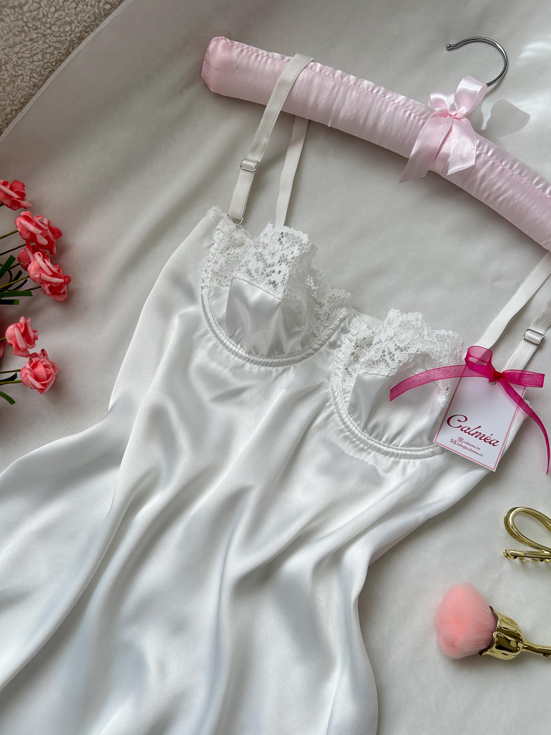 Silk Lace Trim Cream Silk Nightie VINTAGE Corhan Noumair Cream