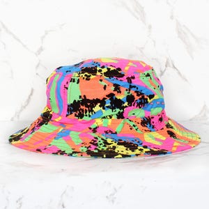 Sombrero de pescador estilo Fresh Prince de los 90 / Disfraz de los 80 con estampado neón llamativo / GRANDE