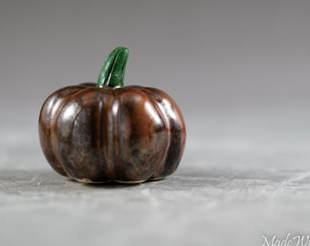 Little Pottery Pumpkin - Cobre - Figura de terrario - Escultura de otoño de cosecha de otoño de porcelana de cerámica en miniatura - Esculpida a mano