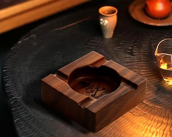 Cenicero de madera personalizado con nombre e inicial, accesorio de regalo para hombres, padrinos de boda, día del padre, papá.