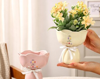 Erste Mama jetzt Oma Vase, kundenspezifische Schleifenbindung Keramikvase, personalisierte Geburtsmonat Blumenvase, Muttertagsgeschenk für Nana, Omas Garten