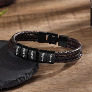 Pulsera de cuero marrón grabada personalizada, con cuentas de acero inoxidable negras, joyas con nombres de familia personalizados, regalo para él, papá, esposo
