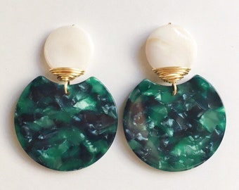 Large Statement Earrings Gold, Colorful Emerald Green Dangle Earrings Women, Lucite Earrings Jewelry, Fashion Trendy Earrings, MOP