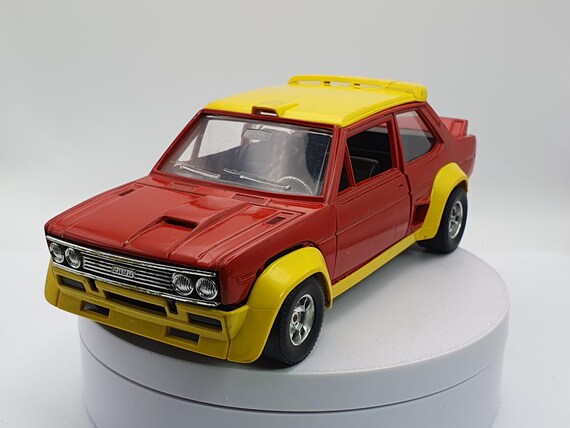 Fiat 131 Abarth Burago 1/24