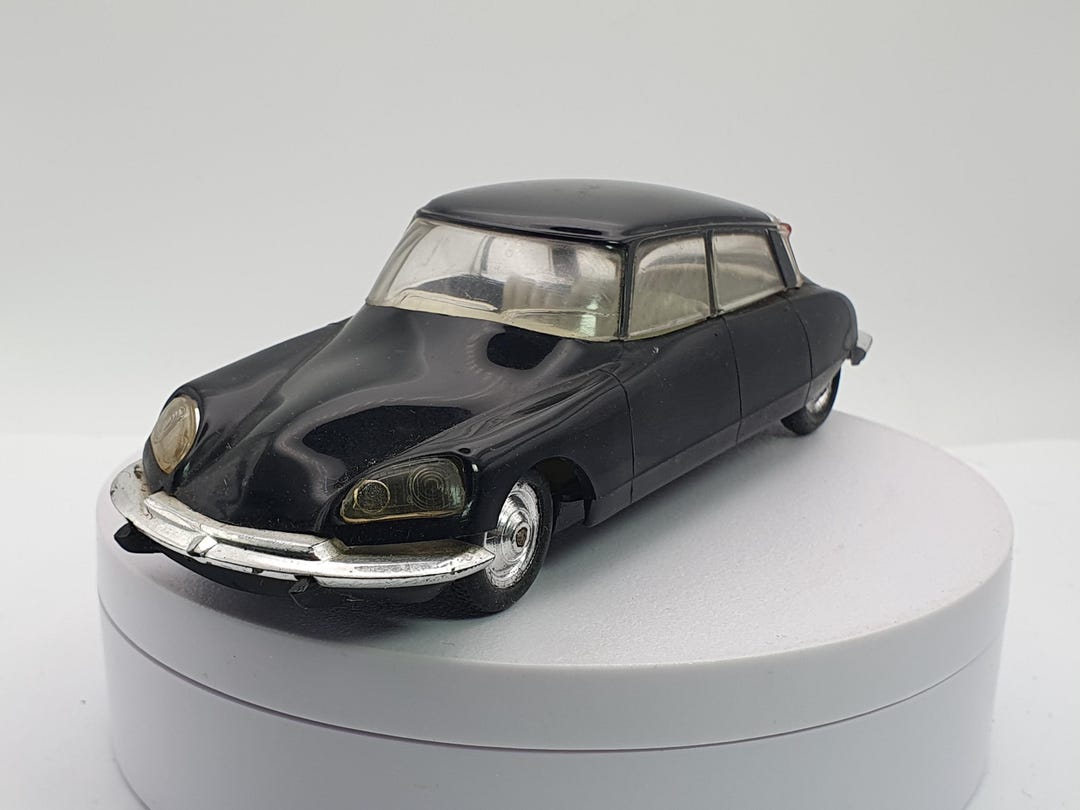 Miniatura Citroen Ds19 De Gaule 1962 Attentation Ixo 1/43
