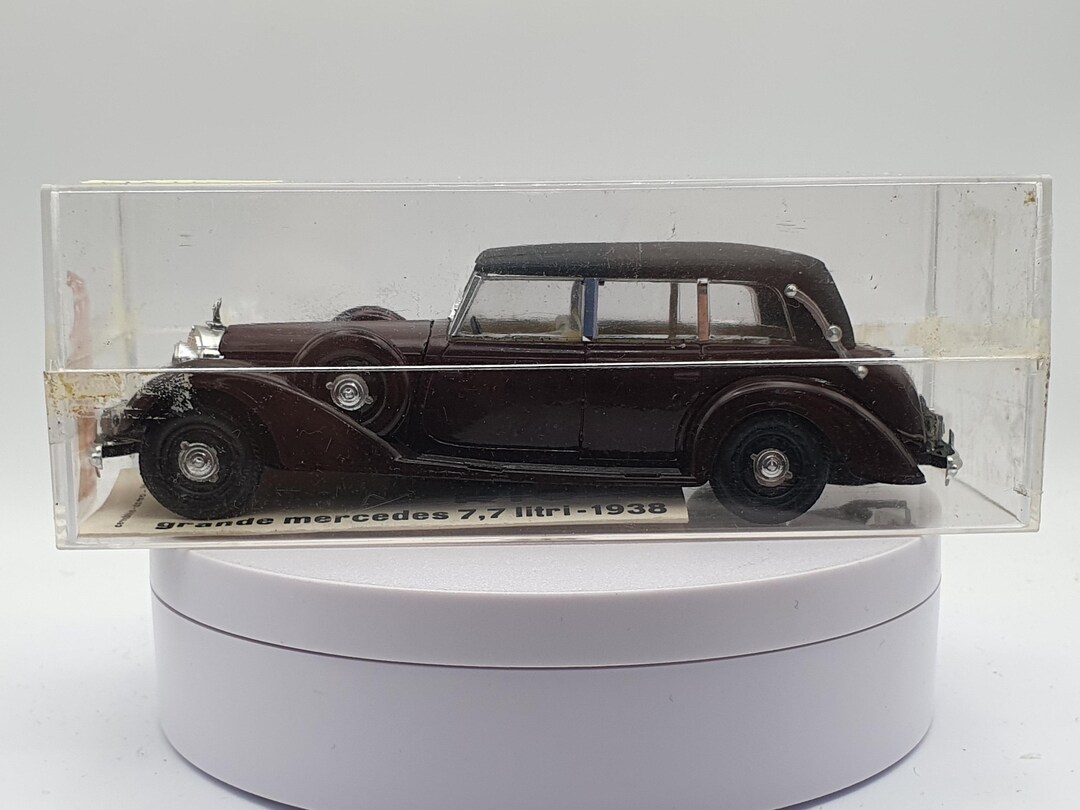 MC Group 1938 Mercedes-Benz 770K Pullman Cabrio (W150) Noir 1:18 18207