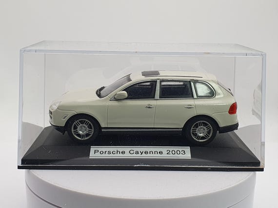 Porsche Cayenne Turbo Newsstand 1/43