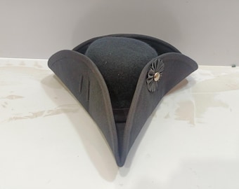 Sombrero pirata tricornio negro con borde de fieltro suave