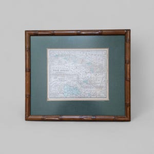 Mapa antiguo de las Indias Occidentales: grabado original del siglo XIX en un elegante marco de bambú.