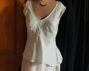 Vintage palest mint green asymmetrical top w cap sleeves deep v neck summer blouse evening top cruise clothing