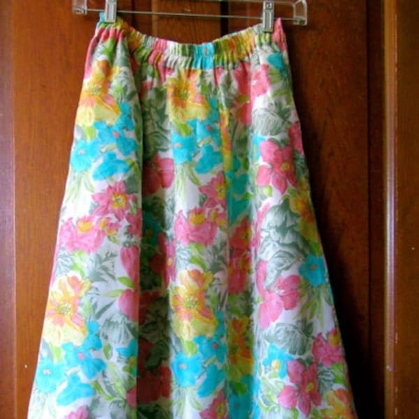 vintage silk floral print skirt, Sarah Taylor skirt, 80s summer skirt, preppy skirt, travel skirt, big flowers skirt, swimsuit coverup