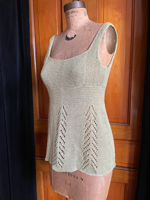 Vintage 70s hand knit tunic top pale celery size … - image 3