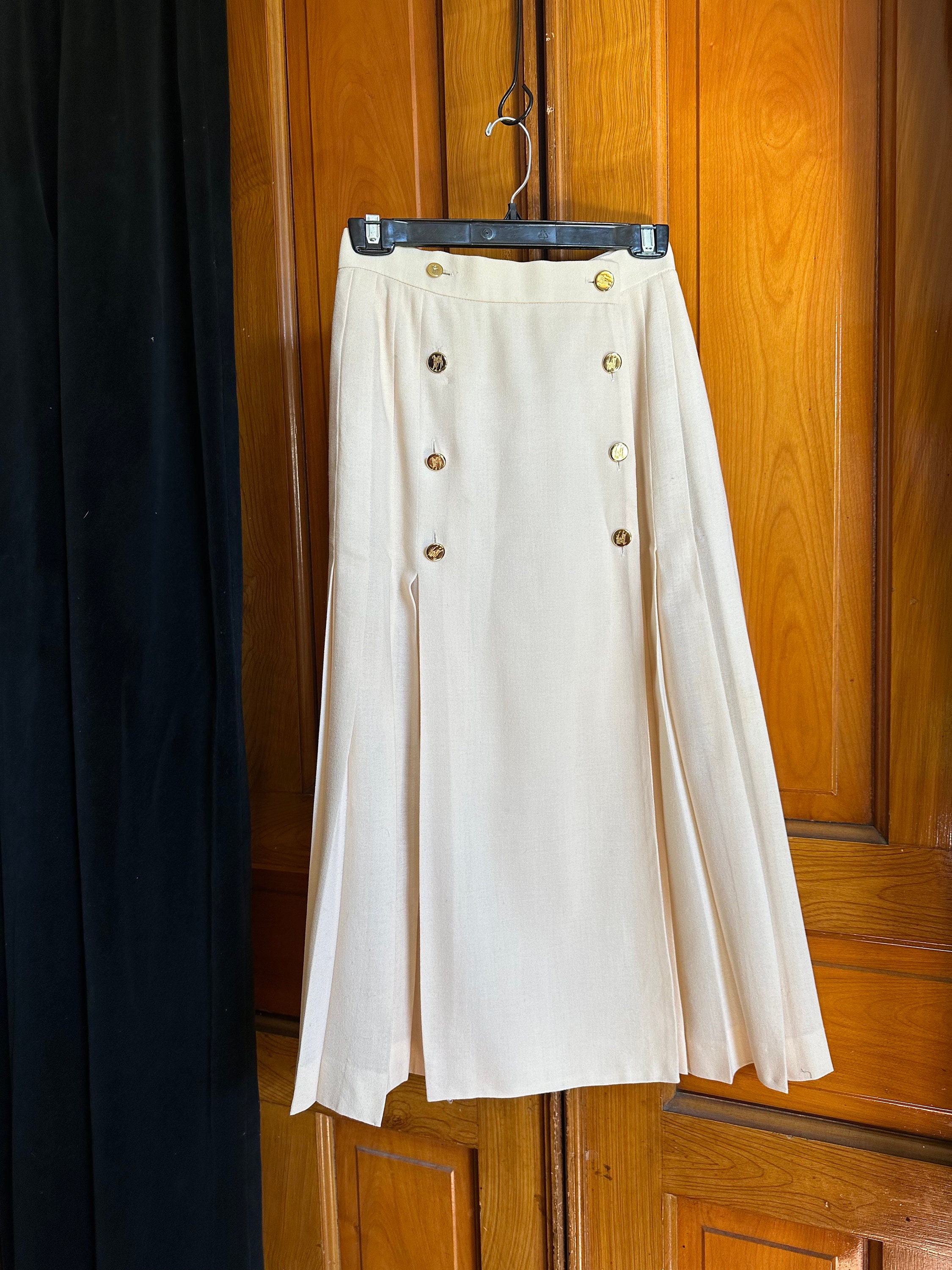 Vintage Burberrys Pleated Skirt Cream Wool Crepe Fabric