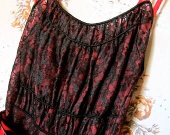 Vintage streetwear lingerie 50s nightgown black nylon over red full length Hollywood old glamor versatile funky double layers lace top