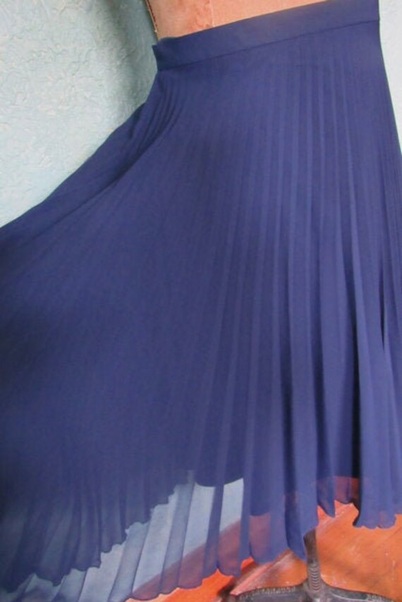 Vintage navy pleated skirt, sheer pleats knee leng