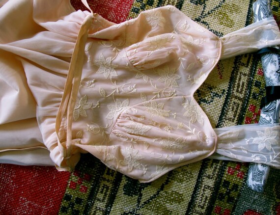 Vintage Blush Lingerie, Street wear Lingerie, Fes