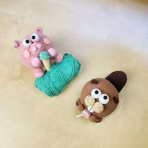 Häkelanleitung Doppelpack Set PDF Deutsch Amigurumi Bieber  „Marvin, die Naschkatze" und Schweinchen „Ophelia"