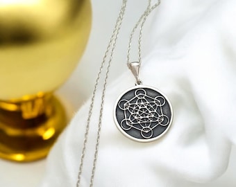 メタトロンキューブのネックレス メタトロンキューブ＊水晶たっぷりネックレス（ブルー）✨波動入り