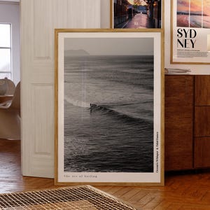 Póster retro de surf: Arte vintage de olas en blanco y negro