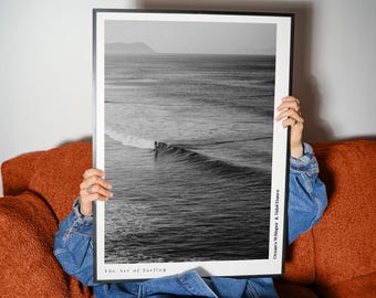 Póster de surf retro: Arte de olas vintage en blanco y negro