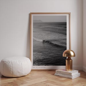 Retro Poster  Black and White Surfing – A nostalgic vibe with timeless waves, perfect for surf lovers and beach enthusiasts.