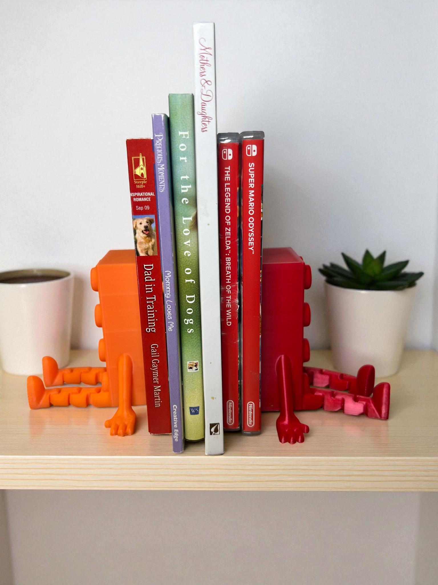 How to Keep Books Upright on Bookshelf: Easy Tips That Work