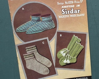 Original vintage 1940s 40s knitting pattern - women's bootee slippers bedsocks & Fair Isle ankle socks - Sirdar 1229 UK - WWII WW2 style