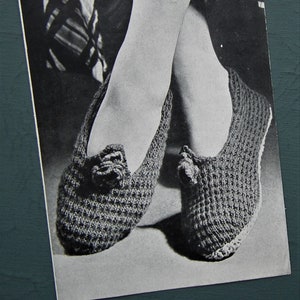 Original vintage 1930s 1940s knitting pattern - women's men's slippers house shoes - Bestway 1172 UK - 30s 40s WWII WW2 style