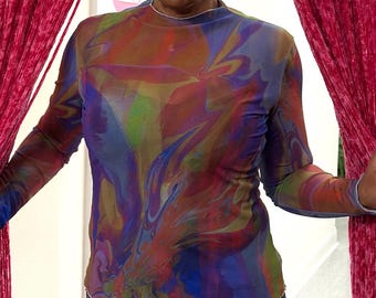 Top de malla con arte original, camisa de manga larga en tonos joya