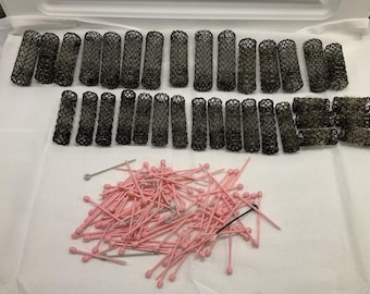 ワイヤーメッシュヘアブラシローラーカーラー30個以上、プラスチック製ロックピン付き、ヴィンテージ品