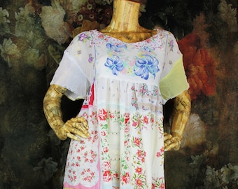 Vestido de patchwork con pañuelo floral