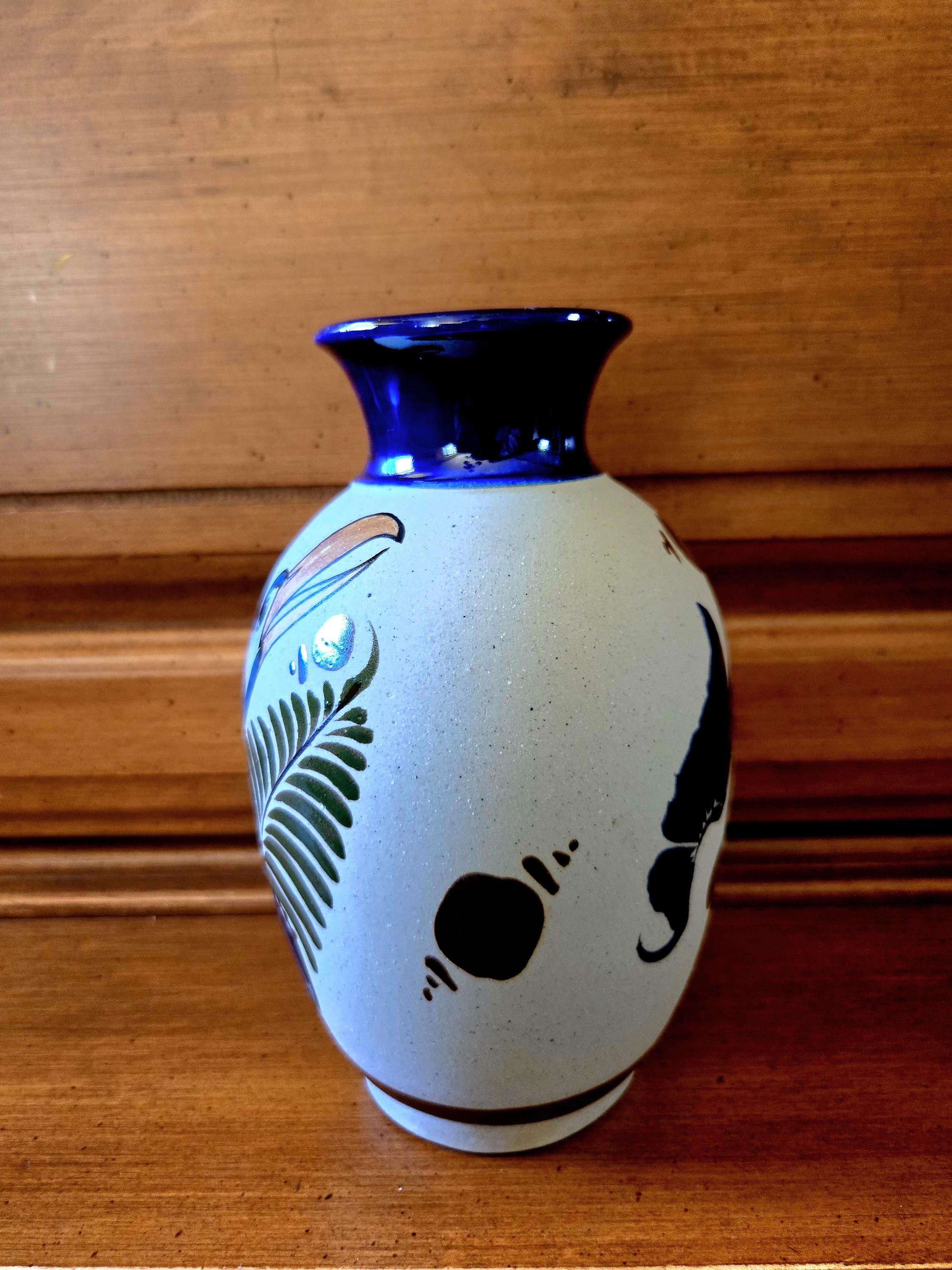 メキシコ工芸品　陶器　花瓶　ヴィンテージ　民藝 ヴィンテージアーティストのサイン入りメキシコ民芸陶器花瓶 - Etsy 日本